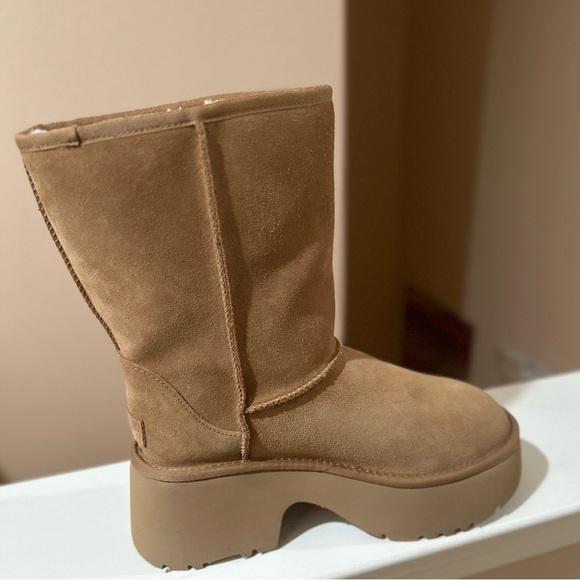 UGG® Women's Classic Short New Heights Chestnut Booties. Size 9. - Picture 8 of 10